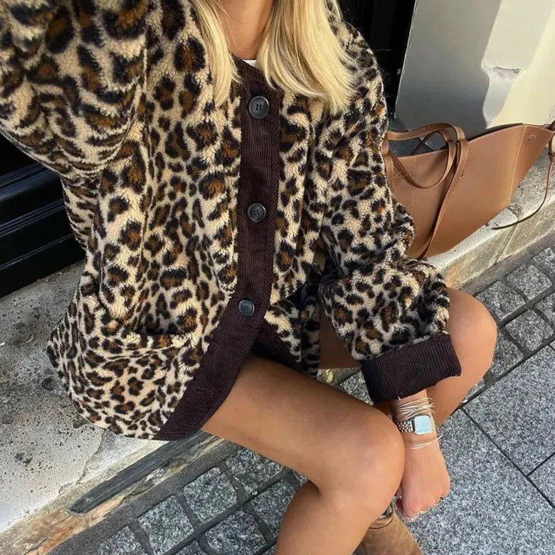 LYDIA™ | Chic Leopard Cardigan